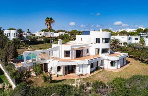 Immobilie in 07660 Spanien - Santanyi: Chalet in erster Meereslinie mit unverbaubarem Blick in Cala d’Or