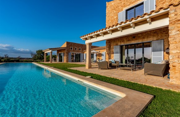 Immobilie in 07640 Spanien - Ses Salines: Charmante Finca mit großzügigem Pool nahe Ses Salines
