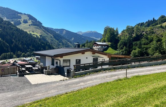 Immobilie in 5752 Nähe Saalbach-Hinterglemm: Modernes Einfamilienhaus in Skiliftnähe
