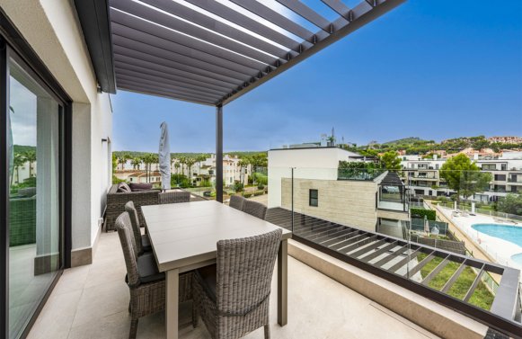 Immobilie in 07180 Spanien - Santa Ponça: Modernes Penthouse mit eigenem Dachpool in fußläufiger Entfernung zum Strand